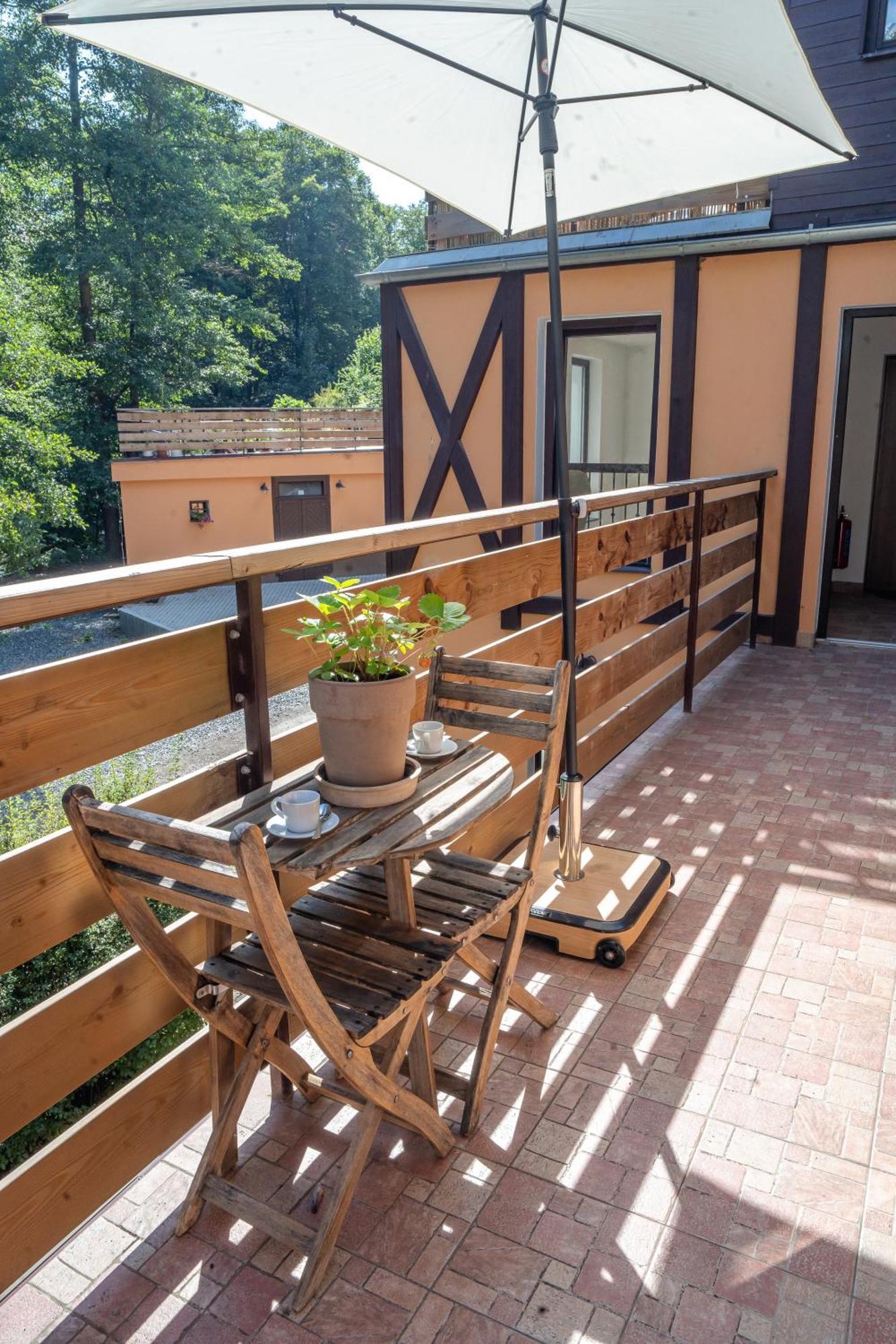 Apartman Spaleny Mlyn Lisnice Exterior foto